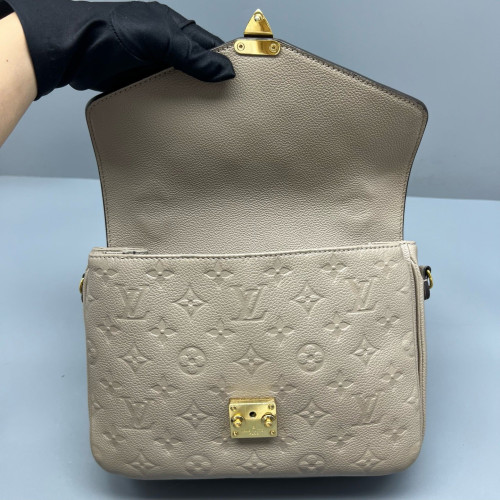 Louis Vuitton Pochette Metis Monogram Empreinte Taupe