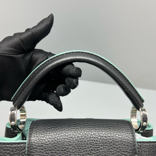 Louis Vuitton Capucines BB Calfskin Black