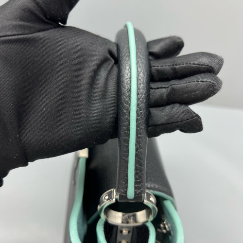Louis Vuitton Capucines BB Calfskin Black