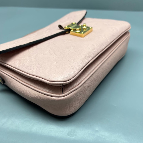 Louis Vuitton Pochette Metis Monogram Empreinte Pink