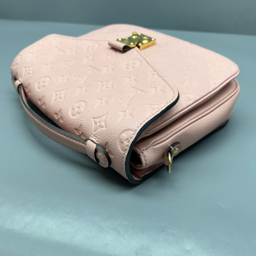 Louis Vuitton Pochette Metis Monogram Empreinte Pink