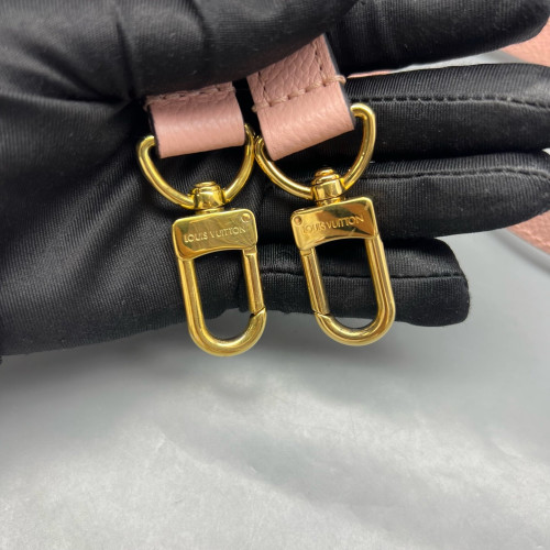 Louis Vuitton Pochette Metis Monogram Empreinte Pink