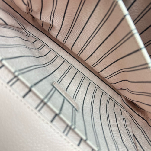Louis Vuitton Pochette Metis Monogram Empreinte Pink