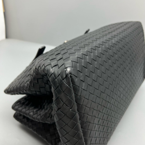 Bottega Veneta Large Roma Tote Bag Calfskin Intrecciato Black