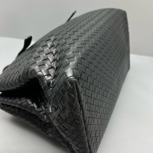 Bottega Veneta Large Roma Tote Bag Calfskin Intrecciato Black