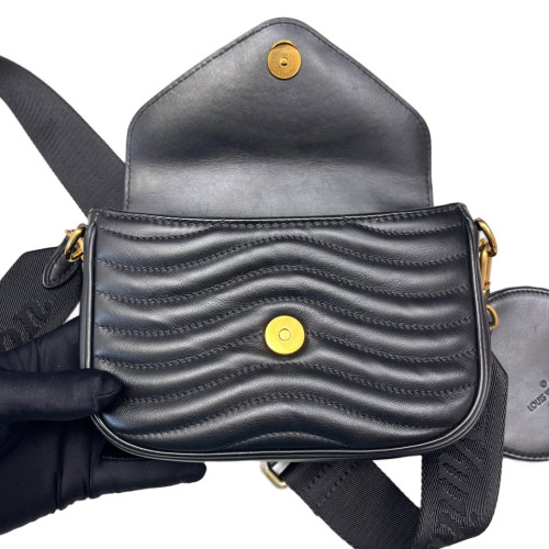 Louis Vuitton New Wave Multi Pochette Calfskin Black Louis Vuitton New Wave Multi Pochette Calfskin Black