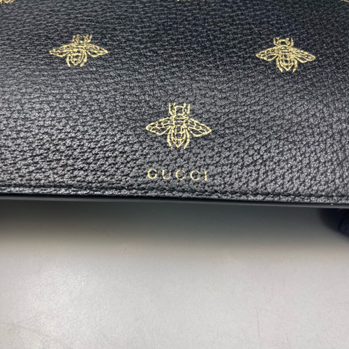 Gucci Clutch Grained Calfskin Black Gold