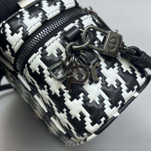 Dior Mini Top Handle Vanity Case Houndstooth Black White Dior Mini Top Handle Vanity Case Houndstooth Black White