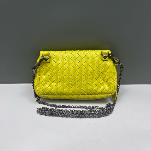 Bottega Veneta Shoulder Bag Calfskin Intrecciato Light Green