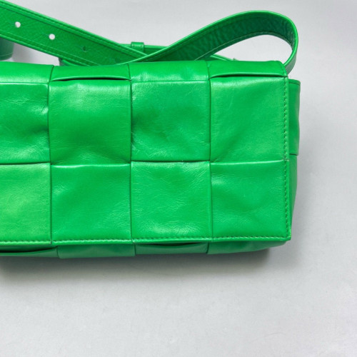 Bottega Veneta The Belt Cassette Bag Lambskin Maxi Intrecciato Green