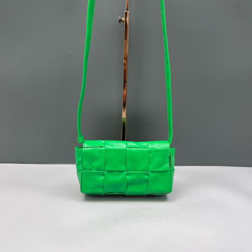 Bottega Veneta The Belt Cassette Bag Lambskin Maxi Intrecciato Green