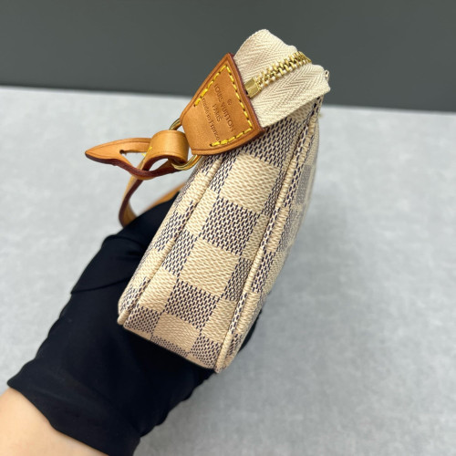 Louis Vuitton Pochette Accessories Damier Azur White Louis Vuitton Pochette Accessories Damier Azur White