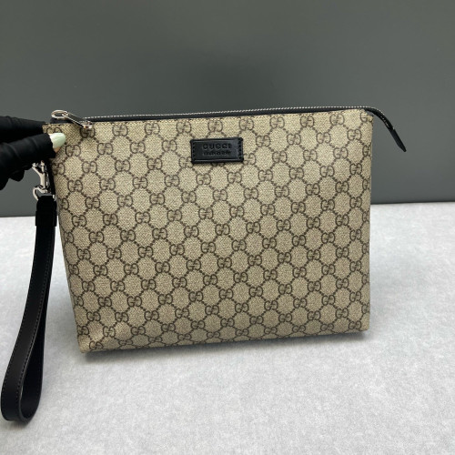 Gucci Clutch GG Supreme Monogram Beige Black