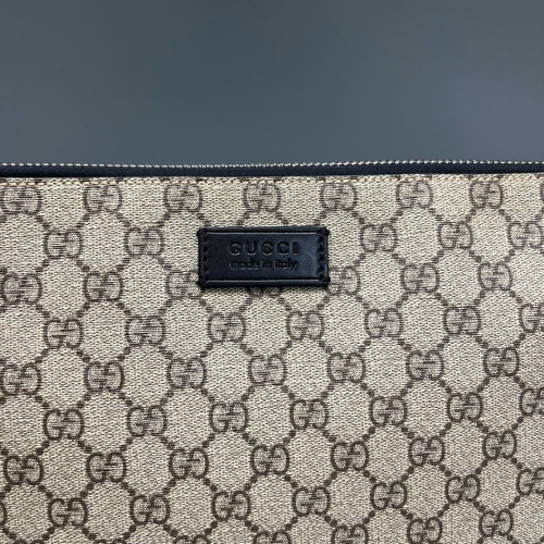 Gucci Clutch GG Supreme Monogram Beige Black