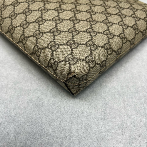 Gucci Clutch GG Supreme Monogram Beige Black