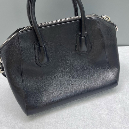 Givenchy Small Antigona Calfskin Black
