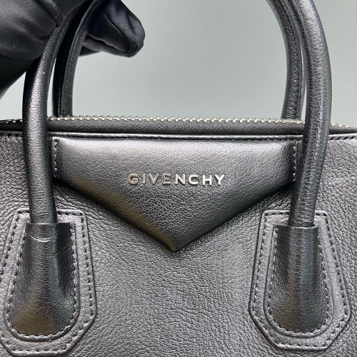Givenchy Small Antigona Calfskin Black