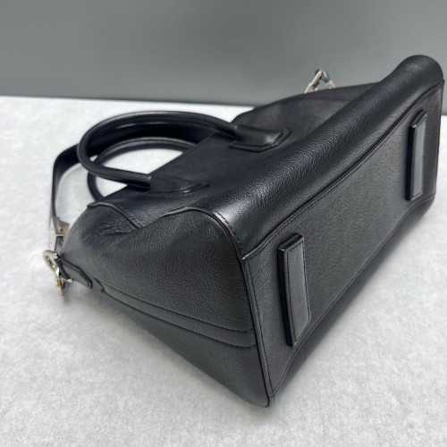 Givenchy Small Antigona Calfskin Black
