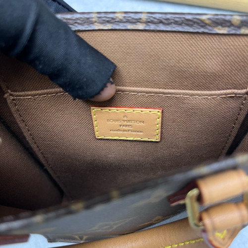 Louis Vuitton Petite Sac Plat Monogram Brown