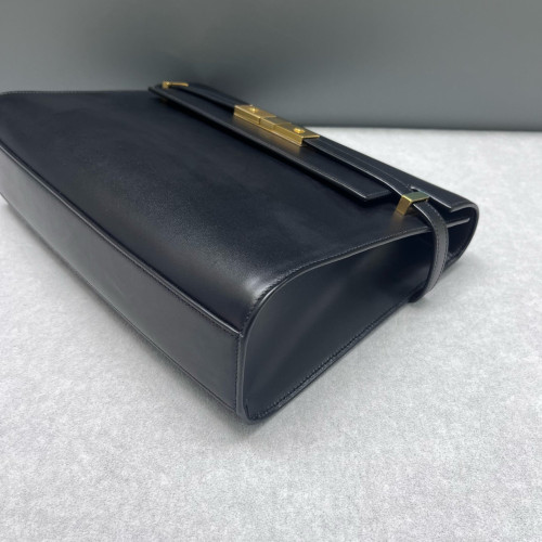 Yves Saint Laurent Medium Manhattan Shoulder Bag Smooth Calfskin Black