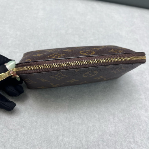 Louis Vuitton Cosmetic Pouch Monogram Brown