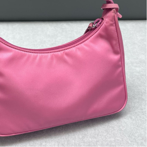 Prada Re-Edition 2005 Shoulder Bag Nylon Pink