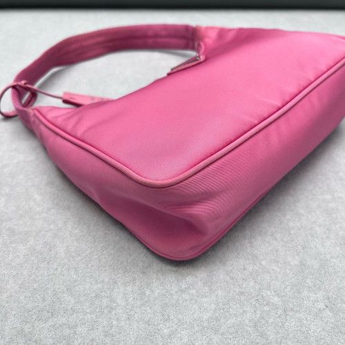 Prada Re-Edition 2005 Shoulder Bag Nylon Pink