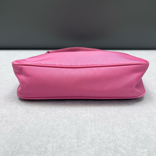 Prada Re-Edition 2005 Shoulder Bag Nylon Pink
