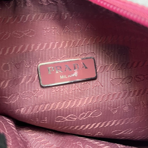 Prada Re-Edition 2005 Shoulder Bag Nylon Pink