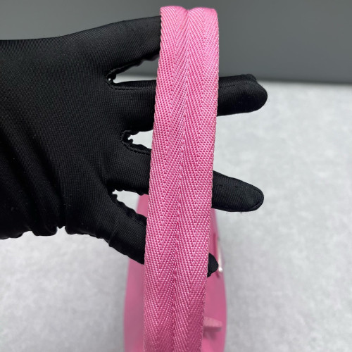 Prada Re-Edition 2005 Shoulder Bag Nylon Pink