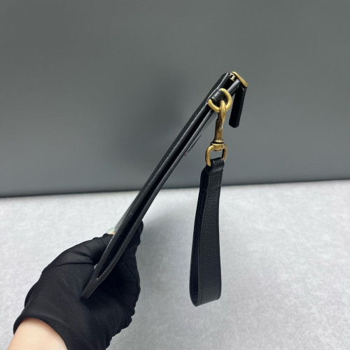 Gucci Clutch Grained Calfskin Black