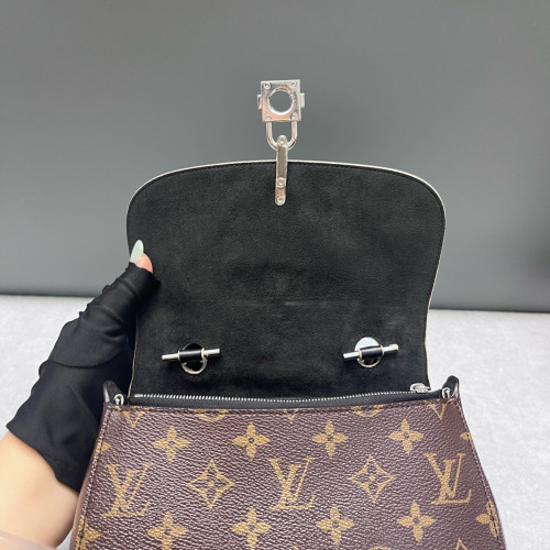 Louis Vuitton Chain It PM Monogram Brown Black