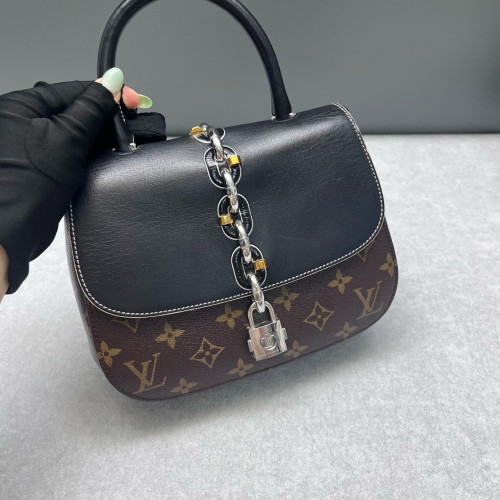 Louis Vuitton Chain It PM Monogram Brown Black