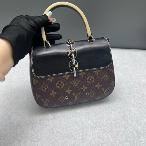 Louis Vuitton Chain It PM Monogram Brown Black