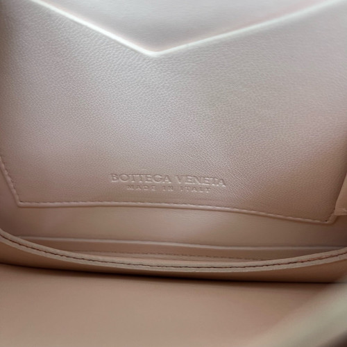 Bottega Veneta Shoulder Bag Grained Calfskin Nude Pink