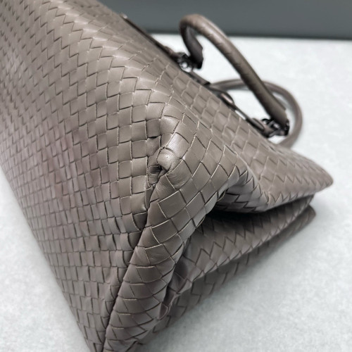 Bottega Veneta Large Roma Tote Bag Calfskin Intrecciato Grey