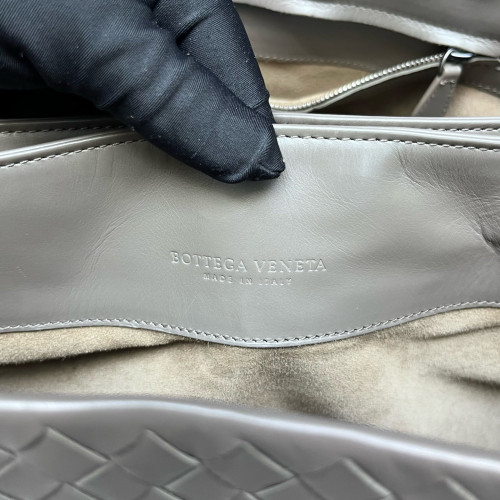 Bottega Veneta Large Roma Tote Bag Calfskin Intrecciato Grey