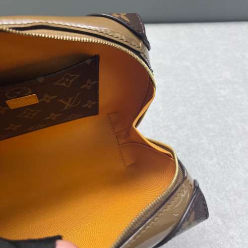 Louis Vuitton Venice Shoulder Bag Vernis Monogram Brown Louis Vuitton Venice Shoulder Bag Vernis Monogram Brown
