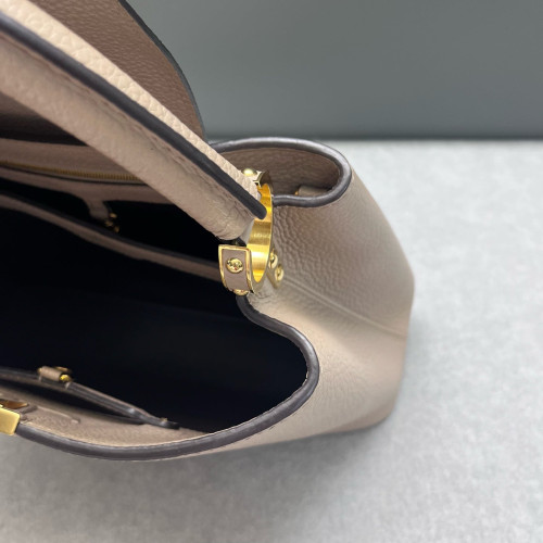 Louis Vuitton Capucines PM Taiga Grey