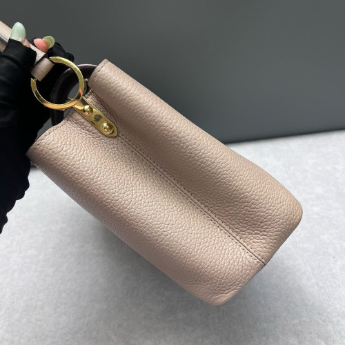 Louis Vuitton Capucines PM Taiga Grey