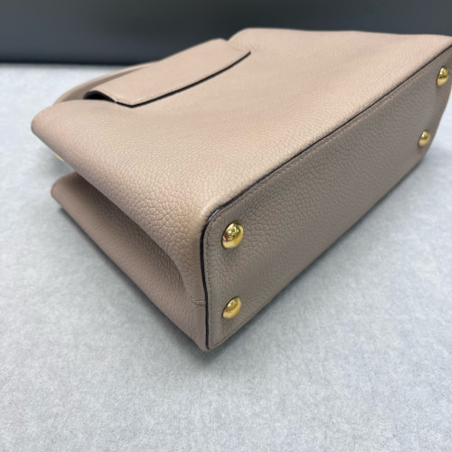 Louis Vuitton Capucines PM Taiga Grey