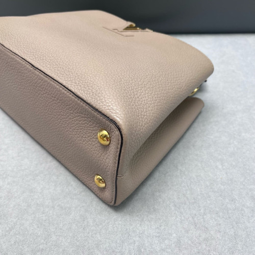 Louis Vuitton Capucines PM Taiga Grey