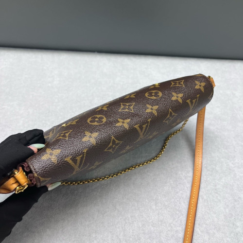 Louis Vuitton Favorite MM Monogram Brown