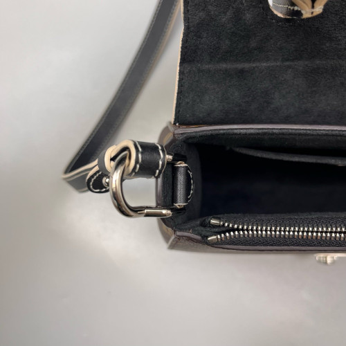 Louis Vuitton Chain It PM Monogram Brown