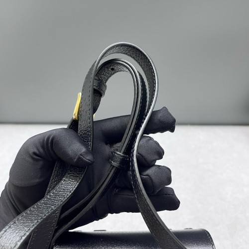 Gucci Mini Horsebit 1955 Crossbody Bag Calfskin Black Gucci Mini Horsebit 1955 Crossbody Bag Calfskin Black