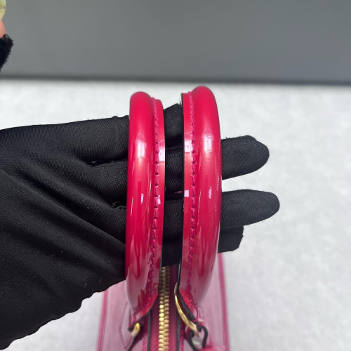 Louis Vuitton Alma BB Vernis Red