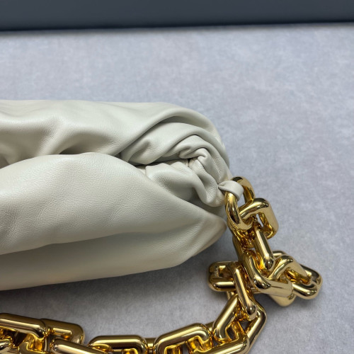 Bottega Veneta The Pouch Chain Lambskin Nappa Beige Mystic White