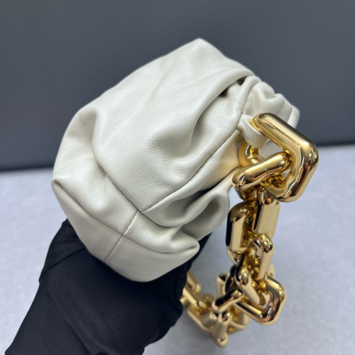 Bottega Veneta The Pouch Chain Lambskin Nappa Beige Mystic White