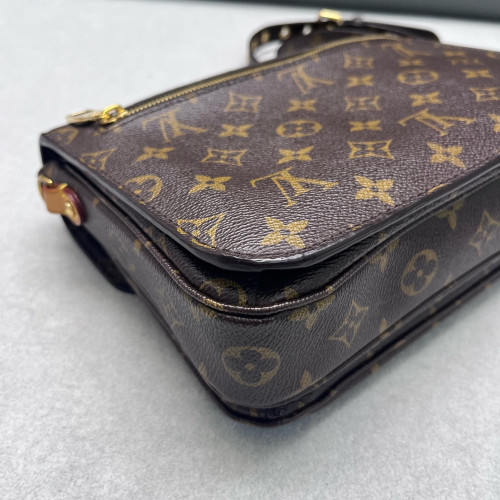 Louis Vuitton Pochette Metis Monogram Brown