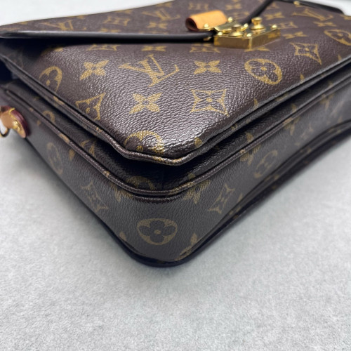 Louis Vuitton Pochette Metis Monogram Brown